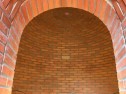Rotunda z lícových cihel a cihelné dlažby